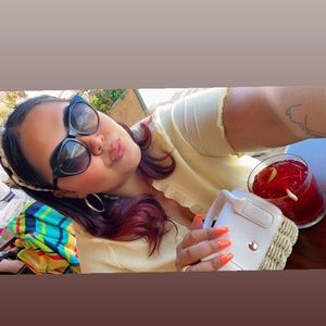 Meet your Posher, Stephanie